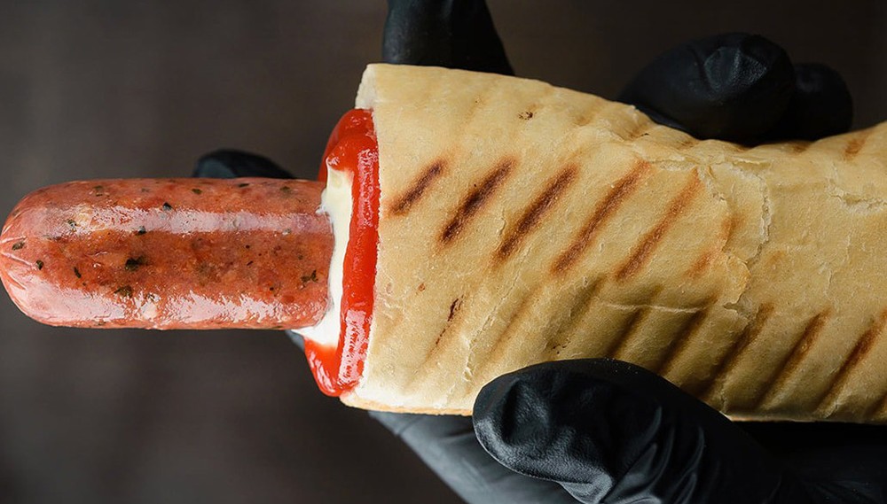 Хот-дог з баварською ковбаскою