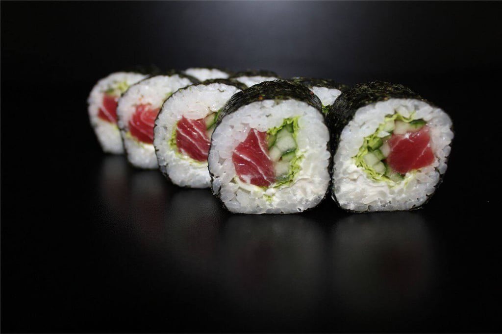 Футомакі з тунцем (гострий)