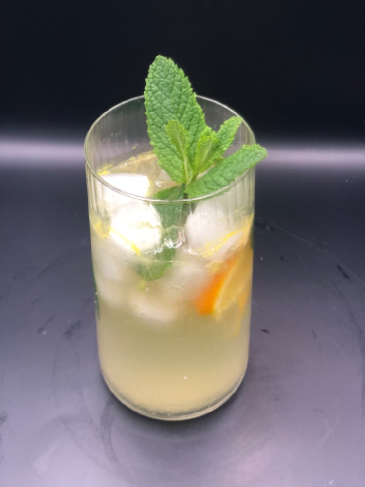 Цитрусовий лимонад Персонал