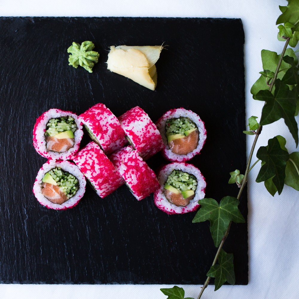 Каліфорнія з лососем та ікрою Глово