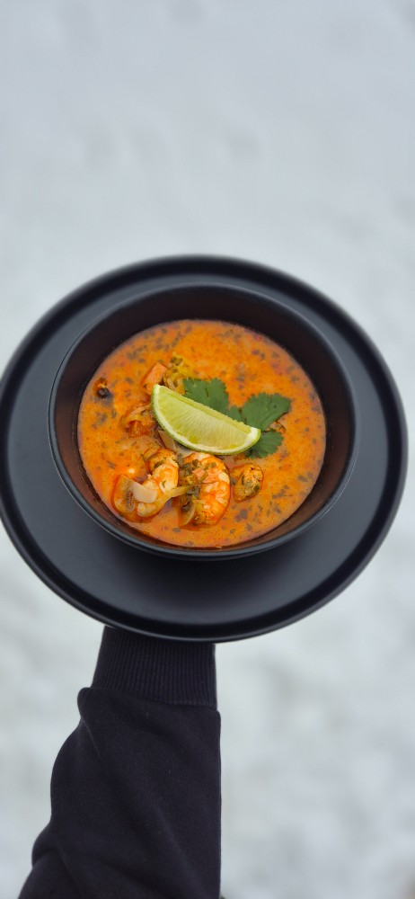 Том ям з морепродуктами