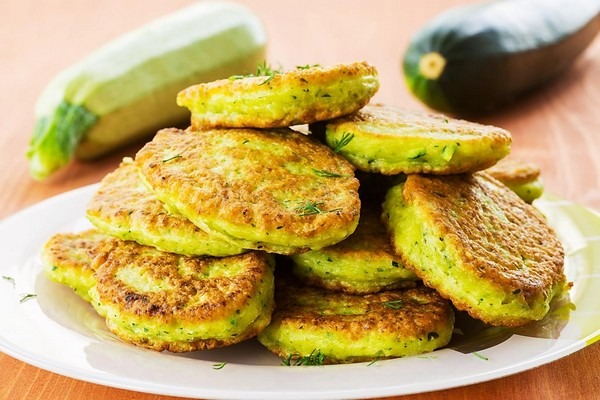 Млинці з кабачків та куркою