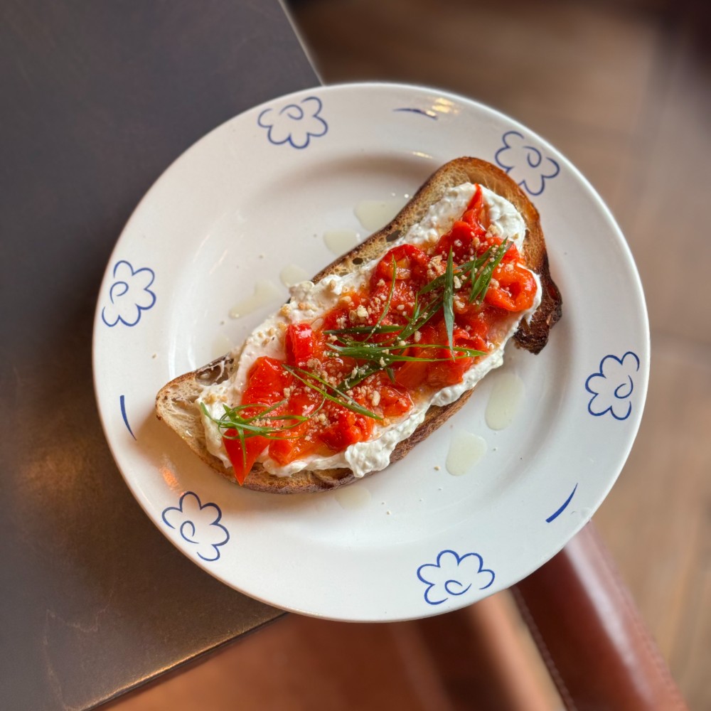 Канапка з запеченим перцем