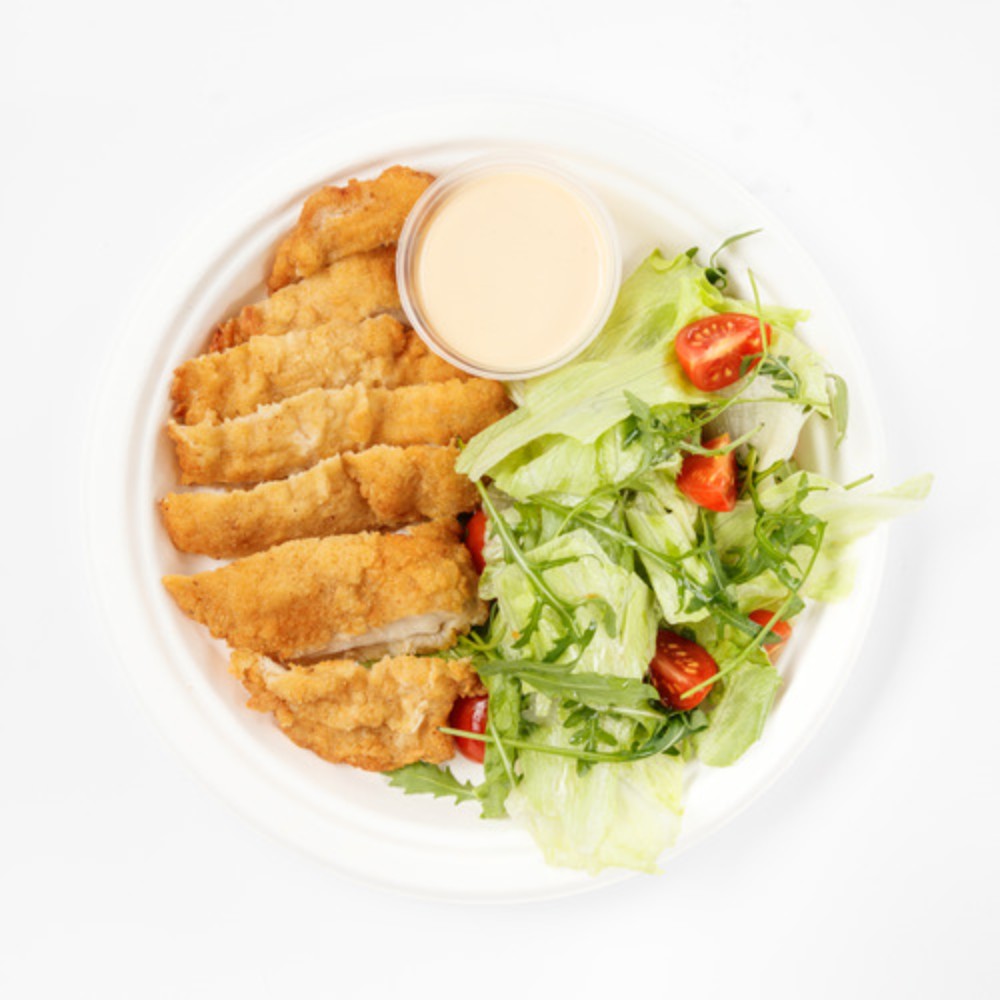 Шніцель курячий у фритюрі з салатом 290г