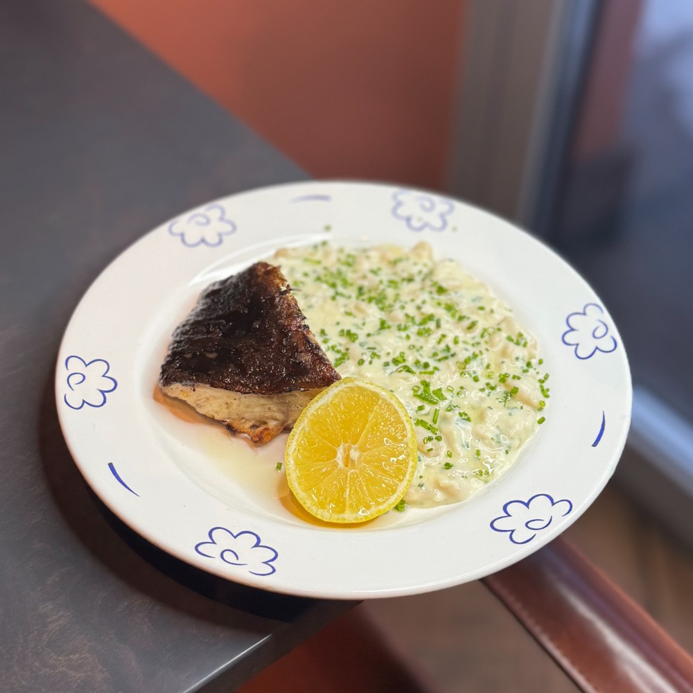 Сом з вершковою квасолею