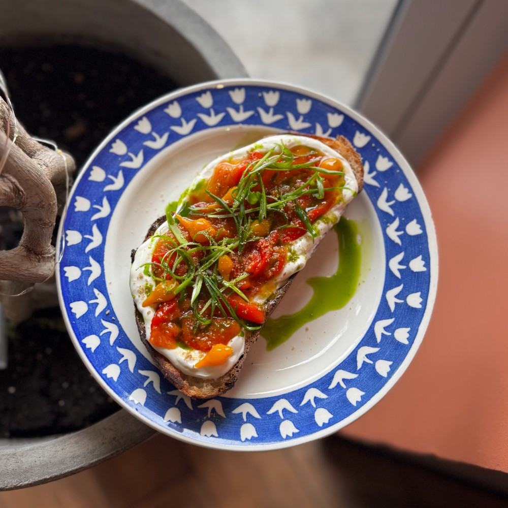 Канапка з запеченим перцем