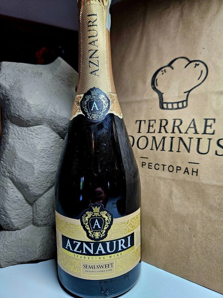 Вино ігристе Aznauri Semi-Sweet