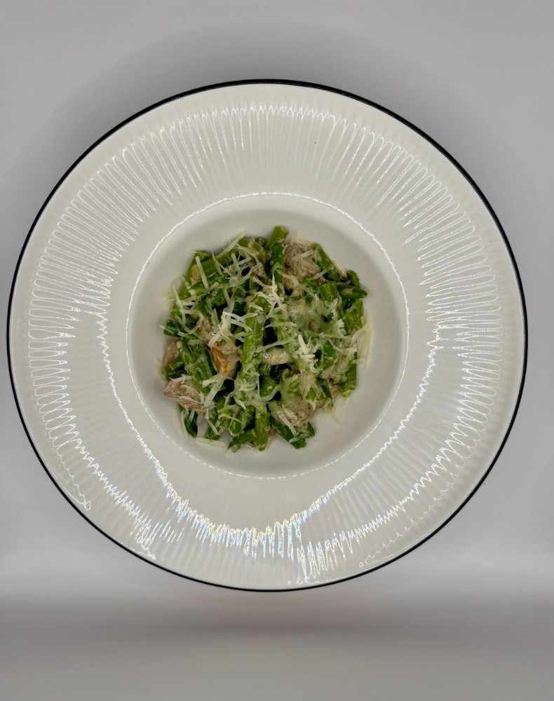 Спаржа з білими грибами у вершковому соусі