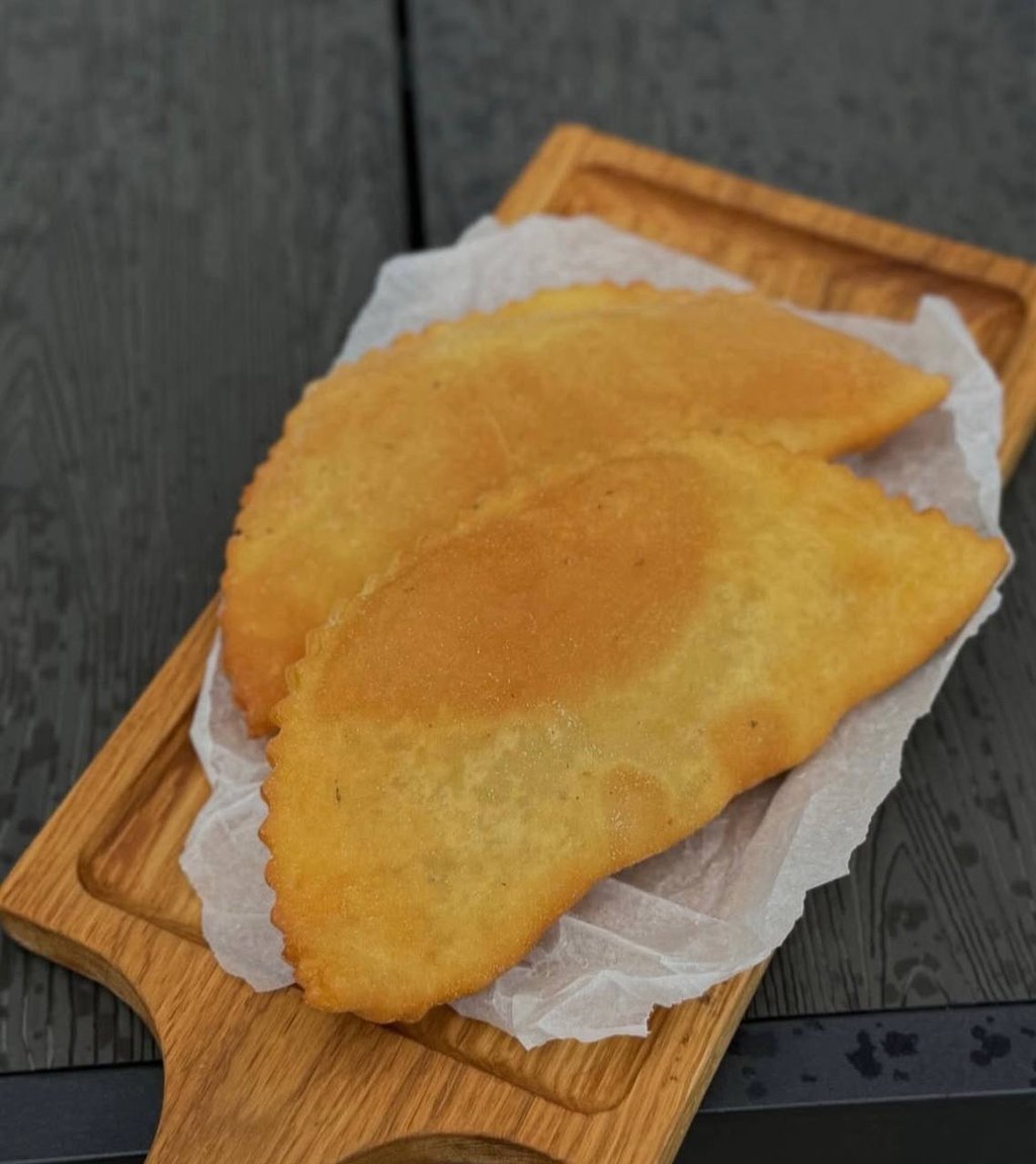 Чебурек з м'ясом