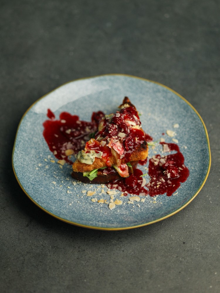 Сирний Бріош з джемом з винограду