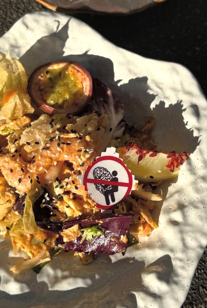 Салат з морепродуктами та спайсі-соусом 🌶️