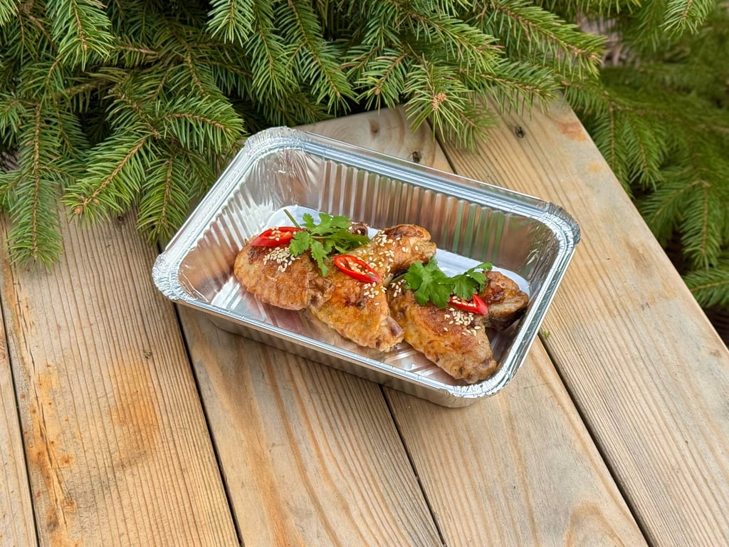 Крильця на грилі в сливовому соусі