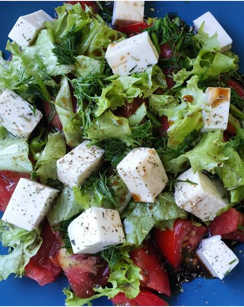 Салат з айсберга, огірків, фети та оливок 120 грм П'ЯТНИЦЯ 26.12.