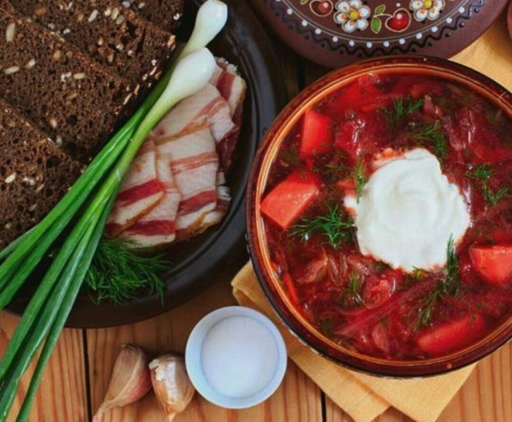 Борщ з ребром