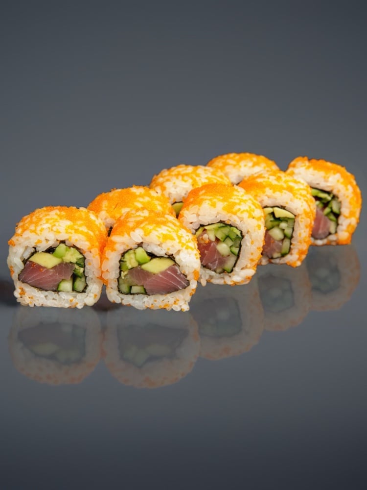 Каліфорнія з тунцем в ікрі (220г)