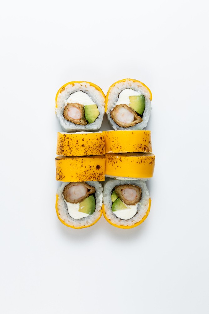 Темпура Чіз рол (Рис. норі, вершковий сир, креветки в темпурі, огірок, сир чедр) 8 шт