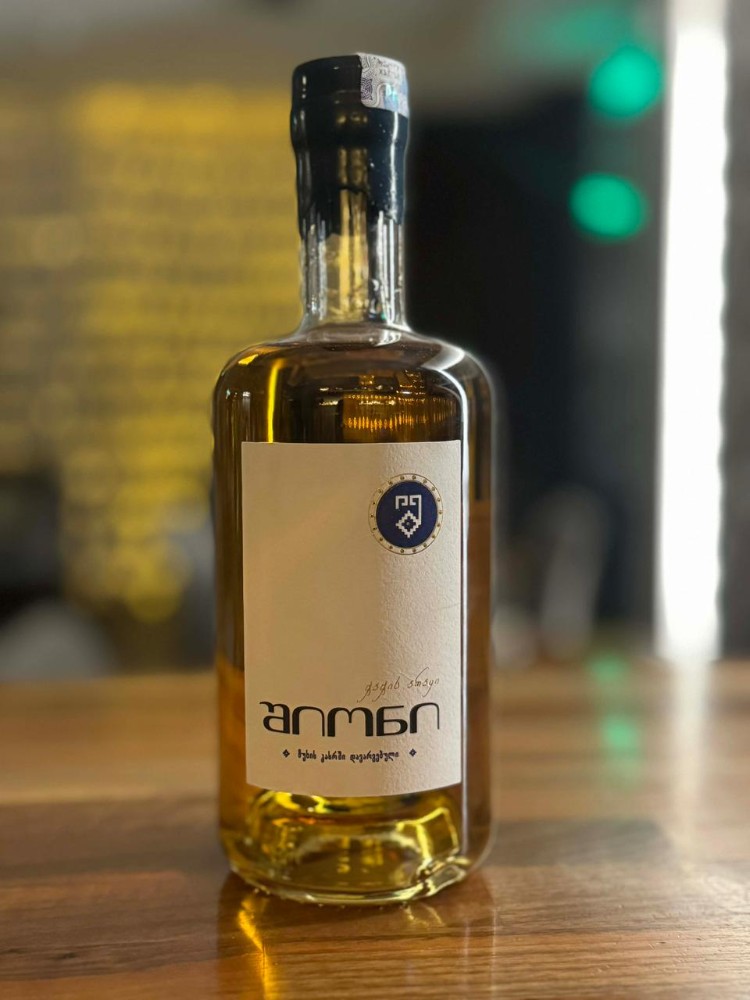 შიონი( ჭაჭის არაყი)700გრ / Shioni 700ml