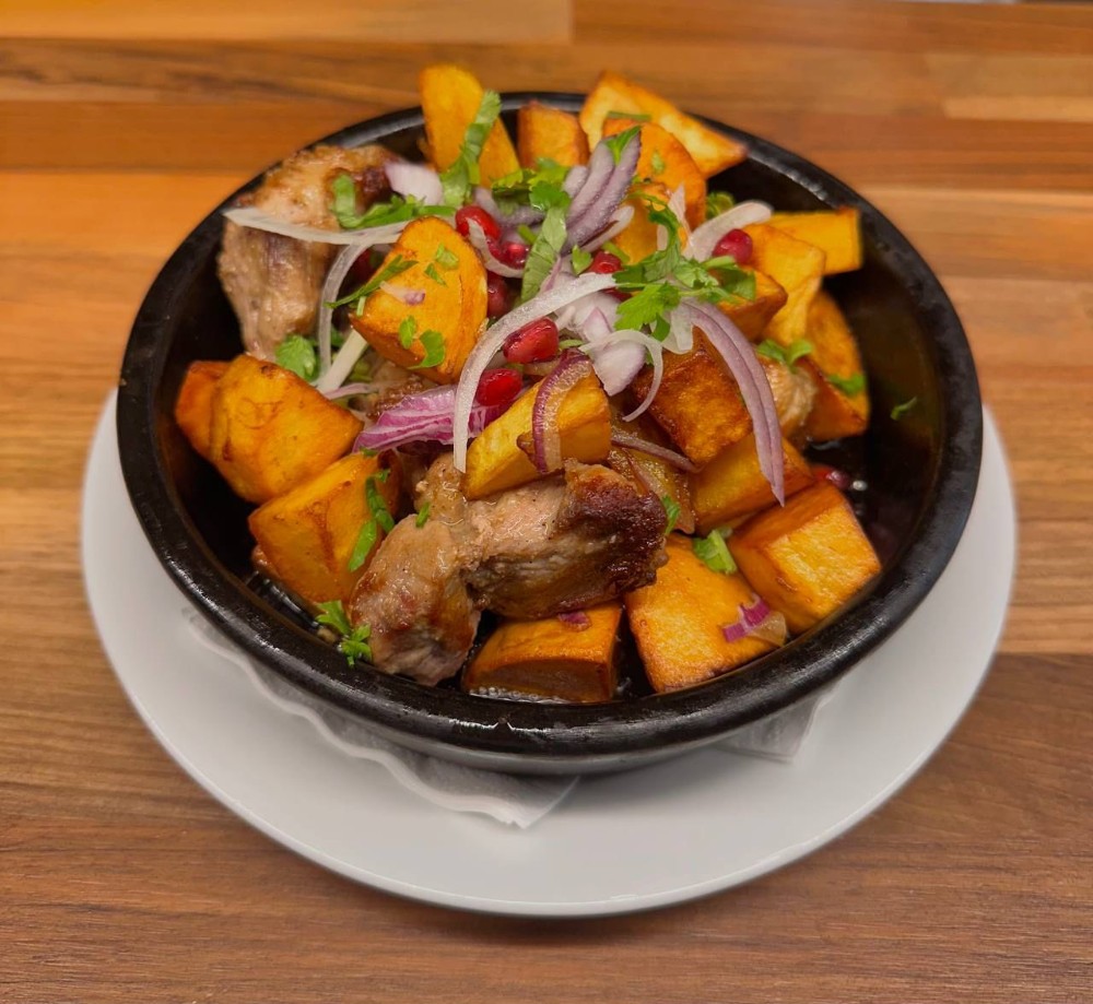 ოჯახური ქათმის ხორცით/Fried chicken „Ojakhuri“ 