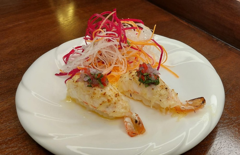 NIGIRIS DE CAMARÓN PARMESANO