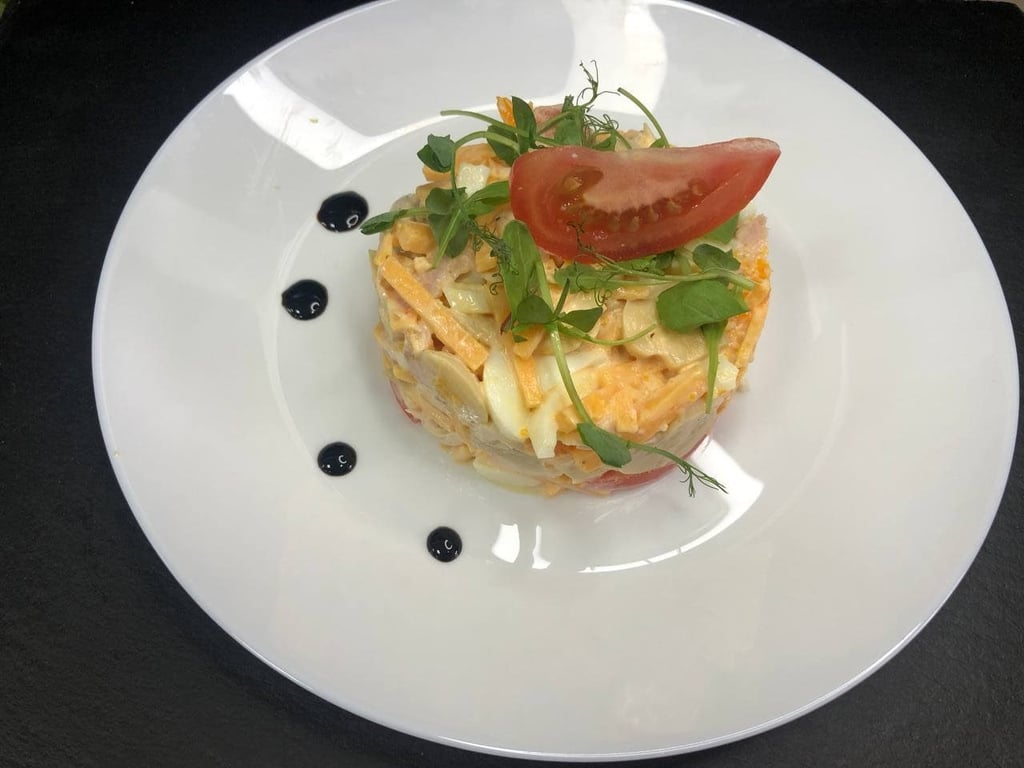 Салат з куркою та баликом 300гр