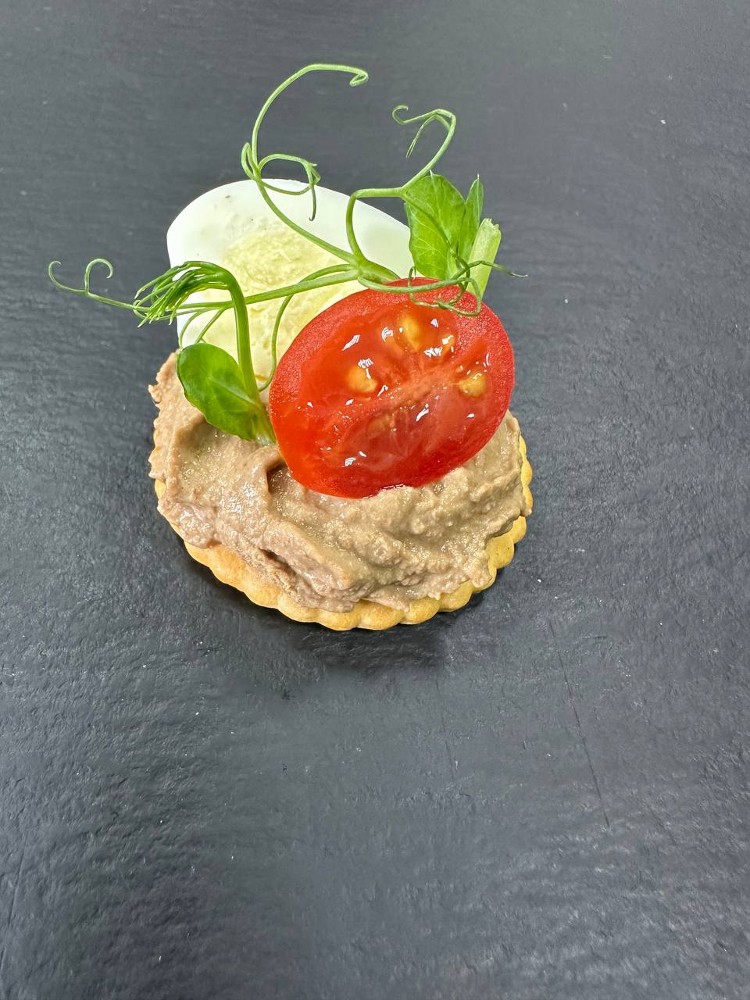 Крекер з курячою печінкою