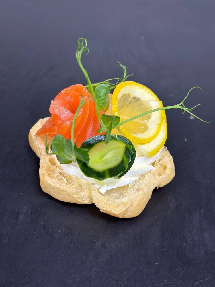 Профітроль з лососем 50гр