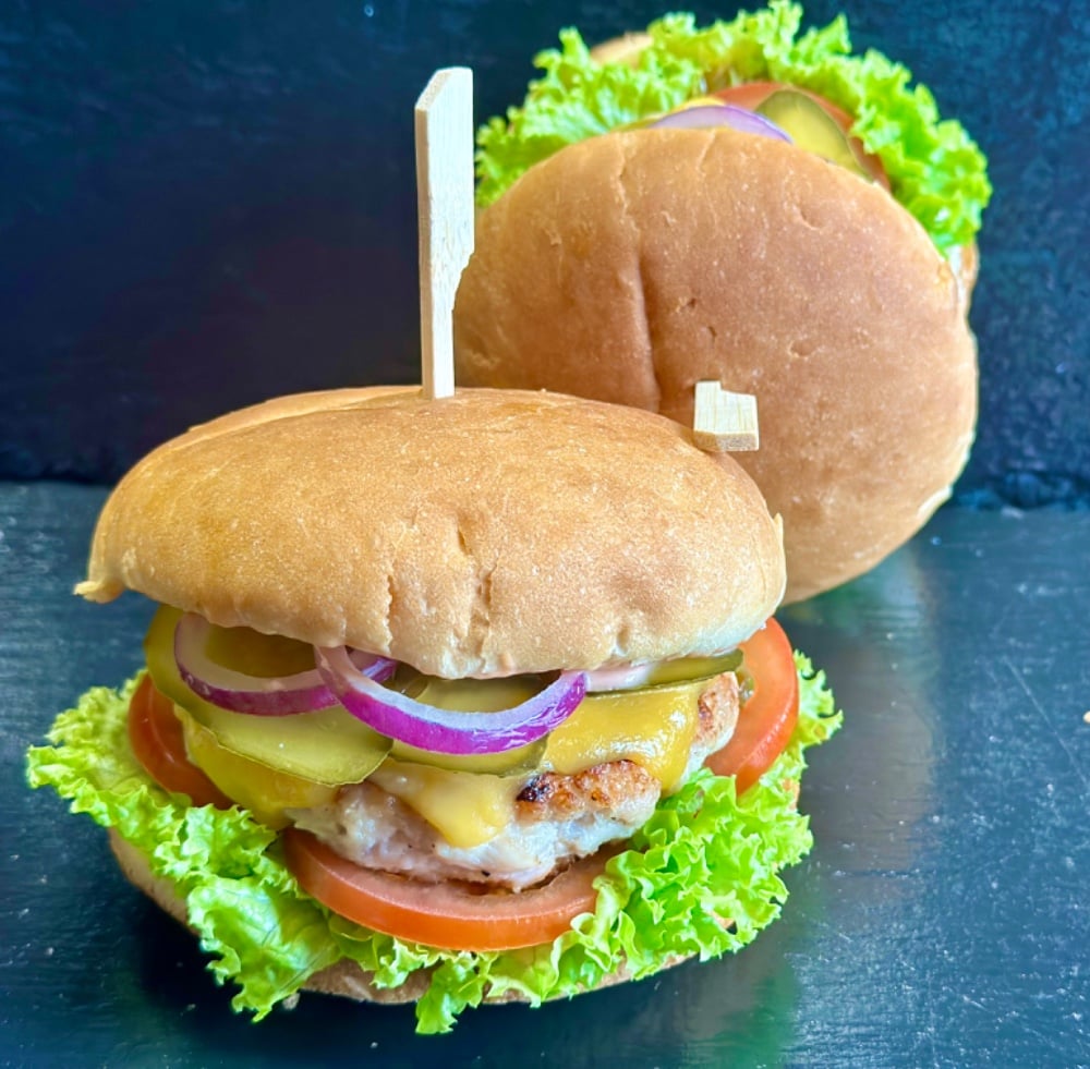 Міні бургер із свинною котлетою