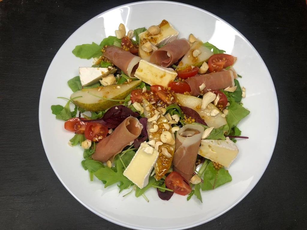 Салат з хамоном та камамбером 210гр