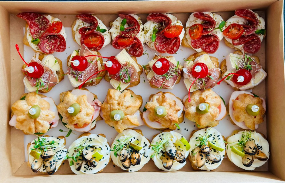 Бокс Профітролі (1300 грам)