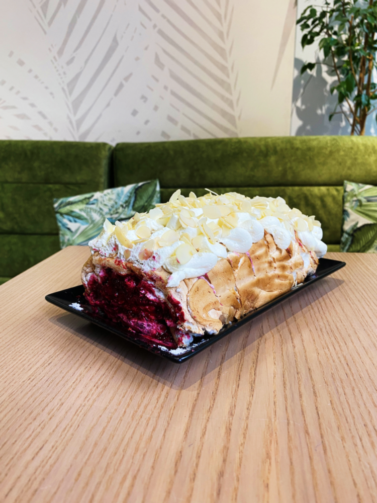 Меренговий рулет