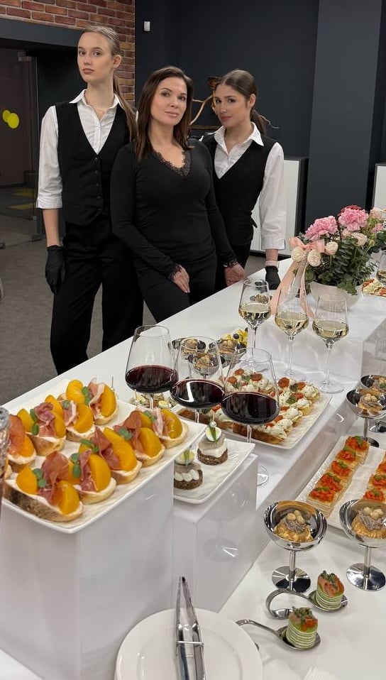 Комплекс доставки з сервіруванням для фуршетів 