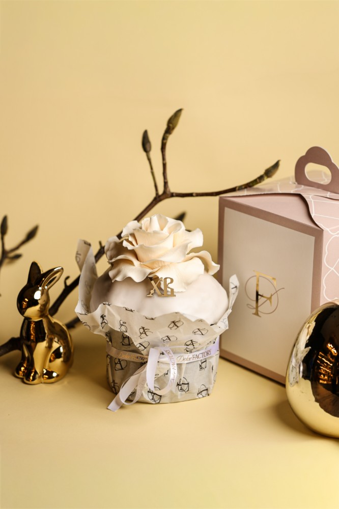 Паска "Троянда" біла