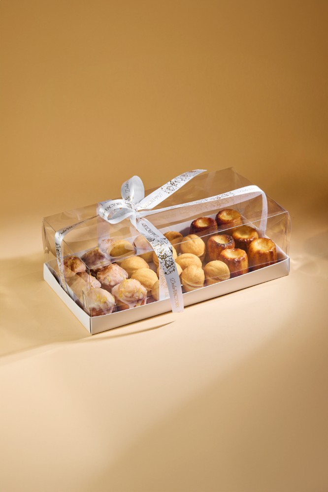 Набір канеле, лимонних кексів та горішки зі згущеним молоком