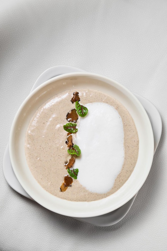 Крем-суп з білих грибів та трюфелем