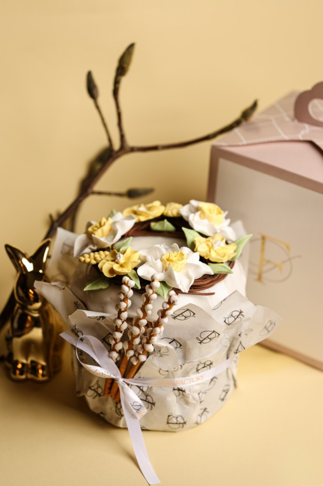 Паска "Віночок з нарцисами"