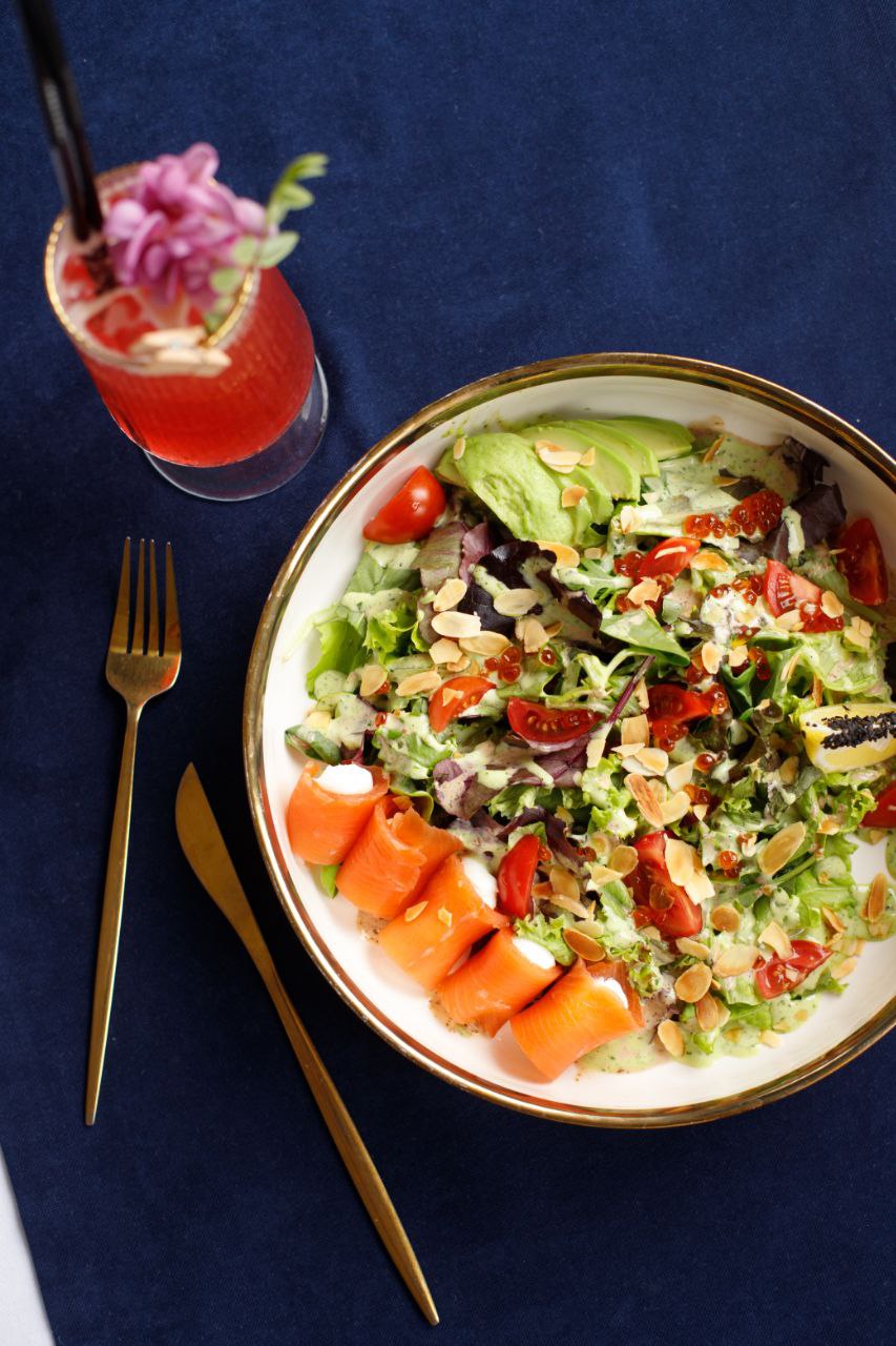 Салат з Лососем New Menu