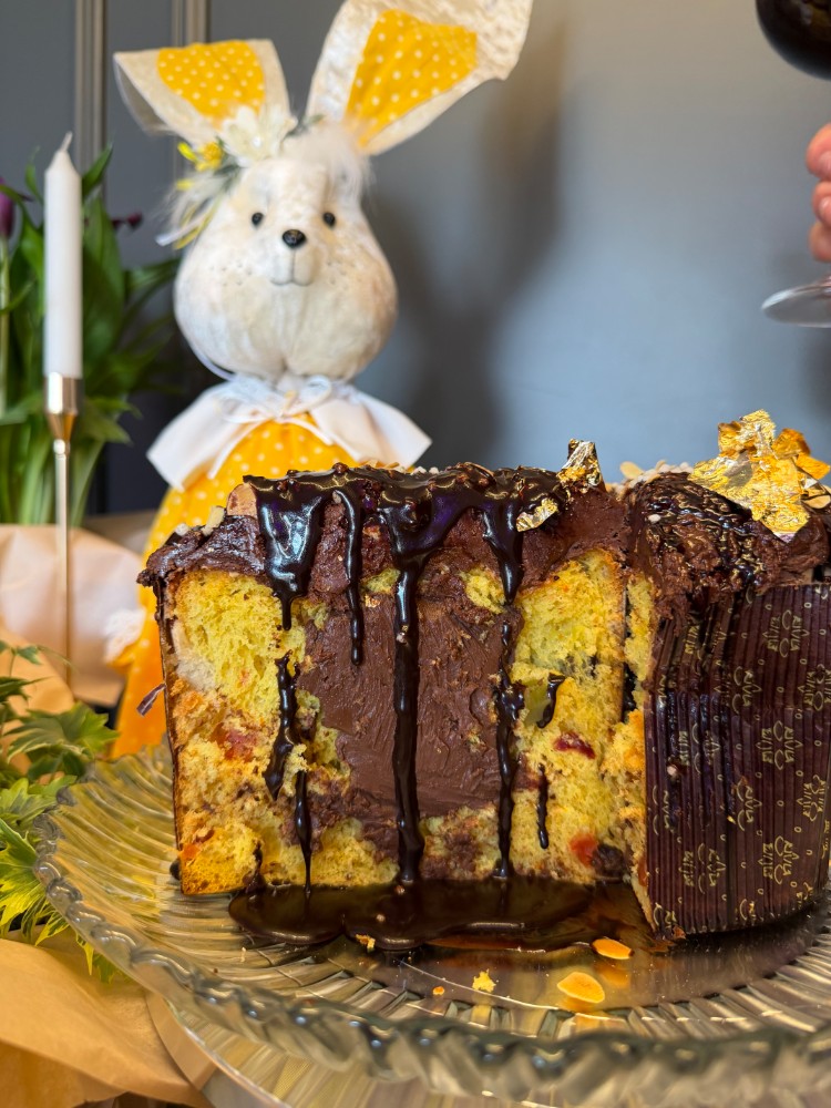 Панеттоне з шоколадною начинкою