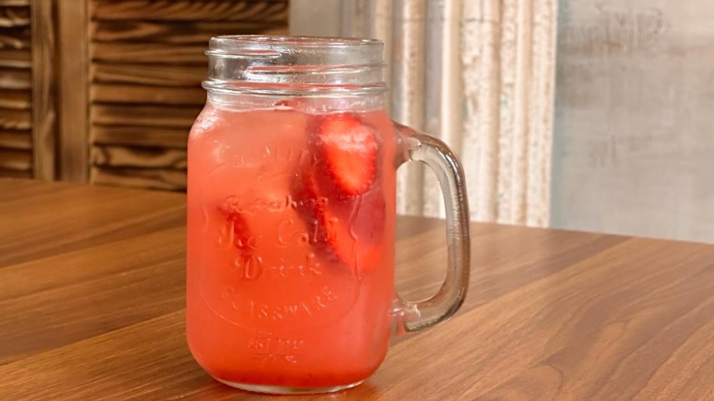 Homemade feijoa-strawberry lemonade