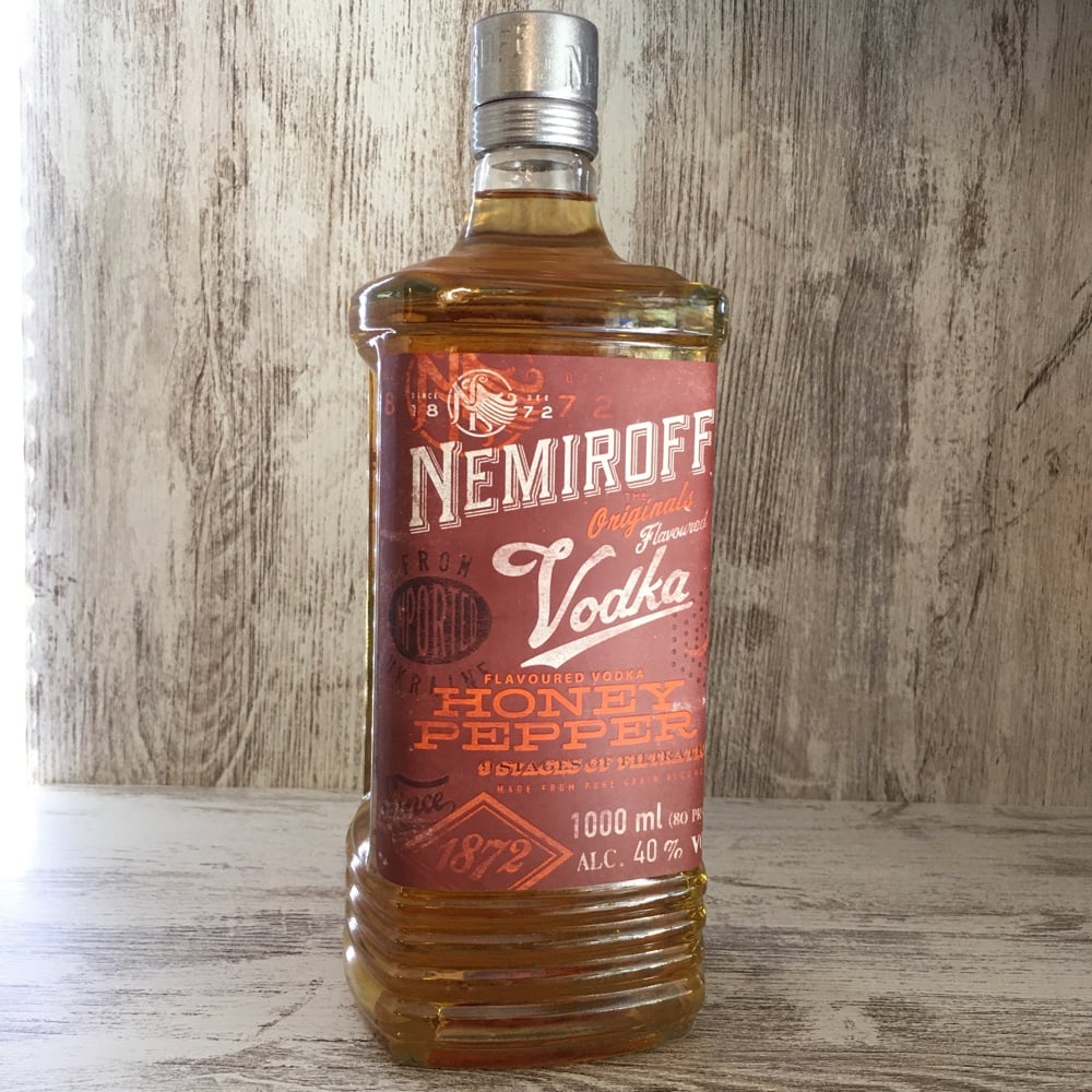 Немирів з перцем 1л / Vodka Nemiroff con miel y pimiento 1l