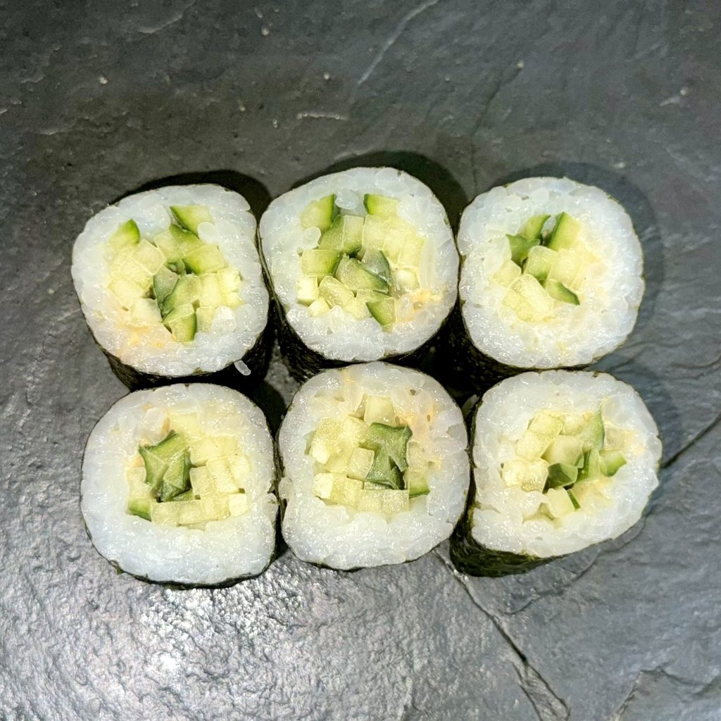 Рол з огірком