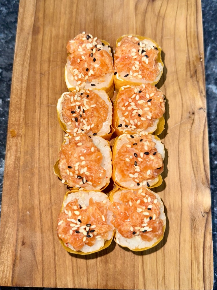 Маме - фелікс з лососем