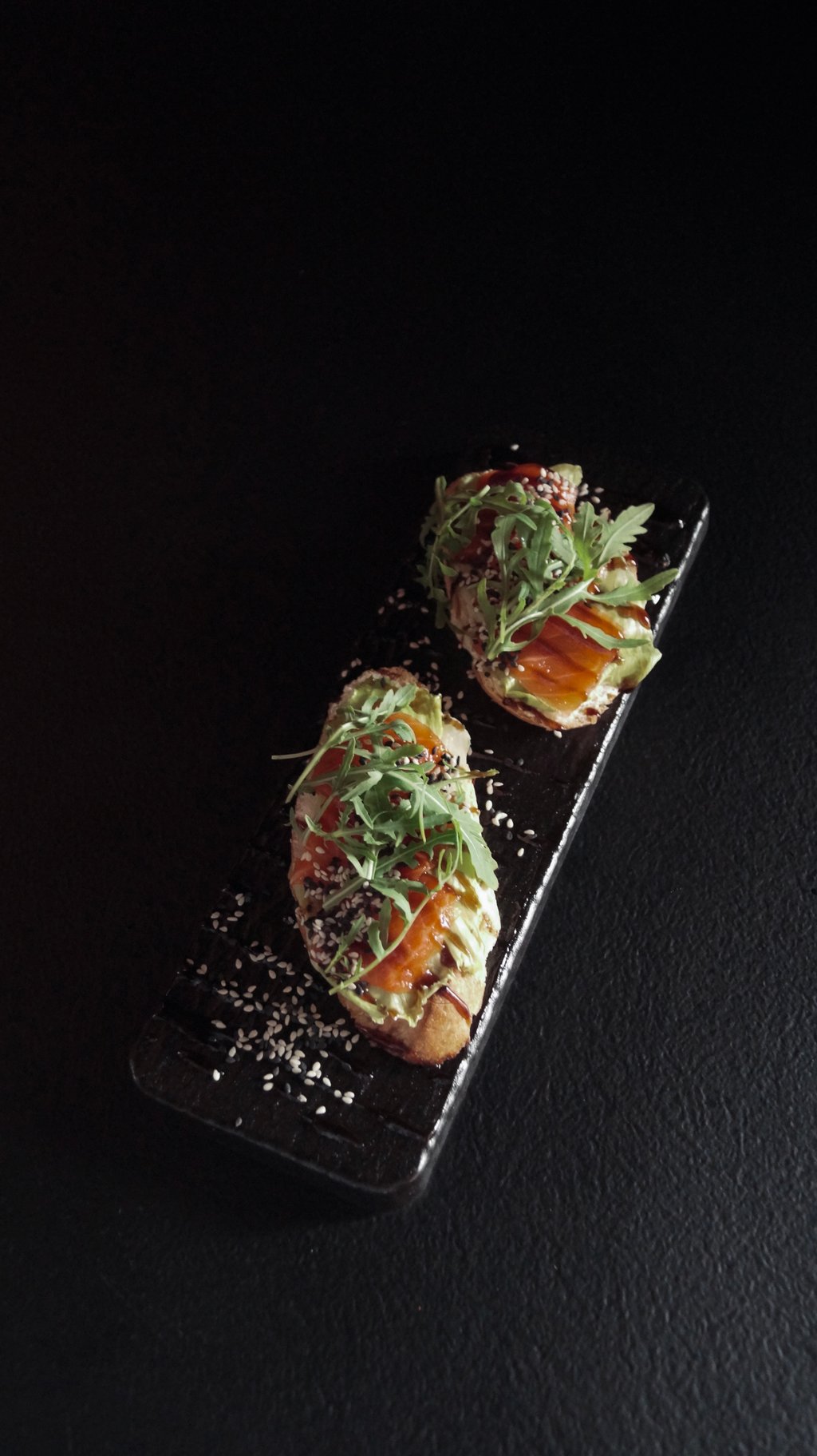 Брускети з лососем та крем-сиром (Bruschetta with salmon and cream cheese)