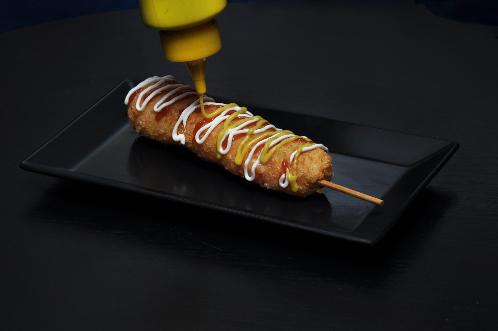 Corn Dog з сиром та сосискою