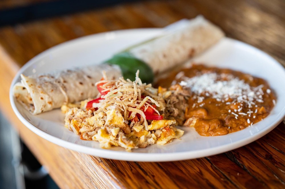 MACHACA CON HUEVO