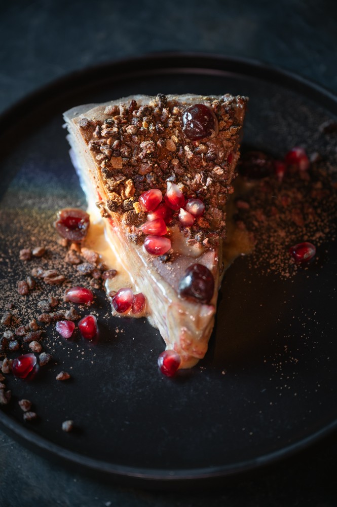 PASTEL DE CREPAS CHOCO-FRAMBUESA Y CARAMELO