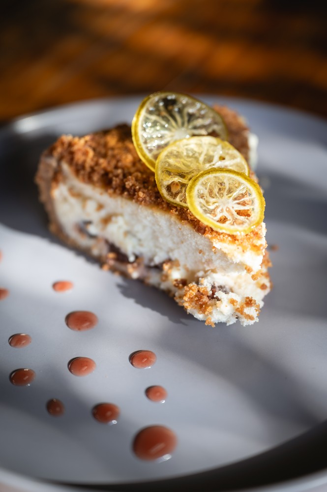 PAY DE QUESO CON CEREZA AMARENA