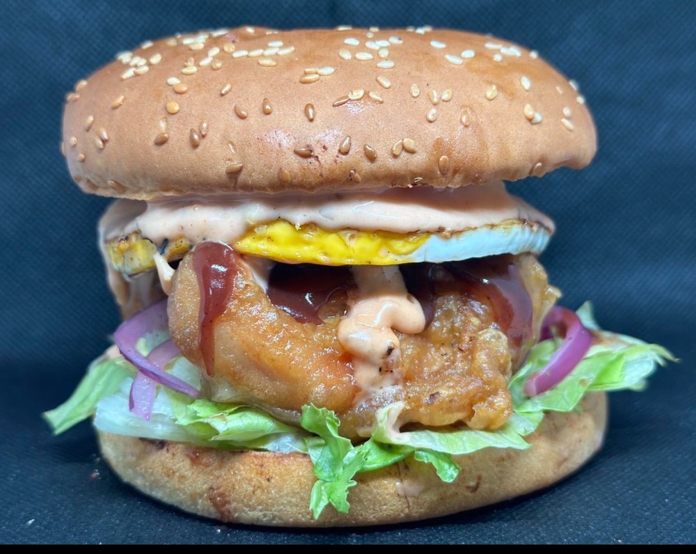Курячий філейний бургер максі з яйцем
