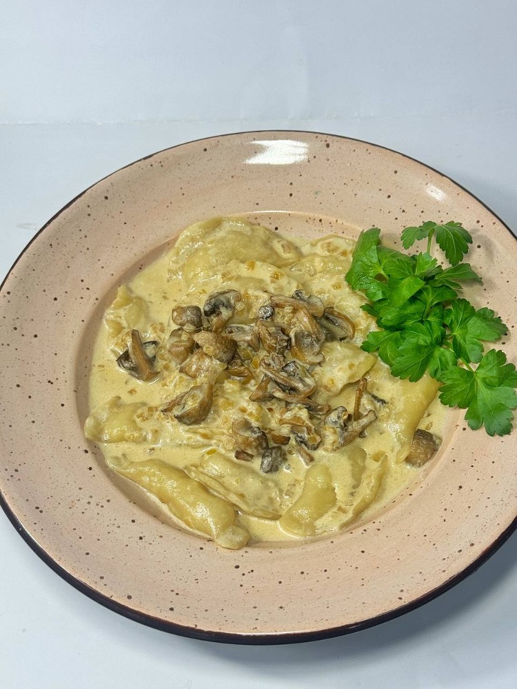 Вареники з картоплею кулінарія порція