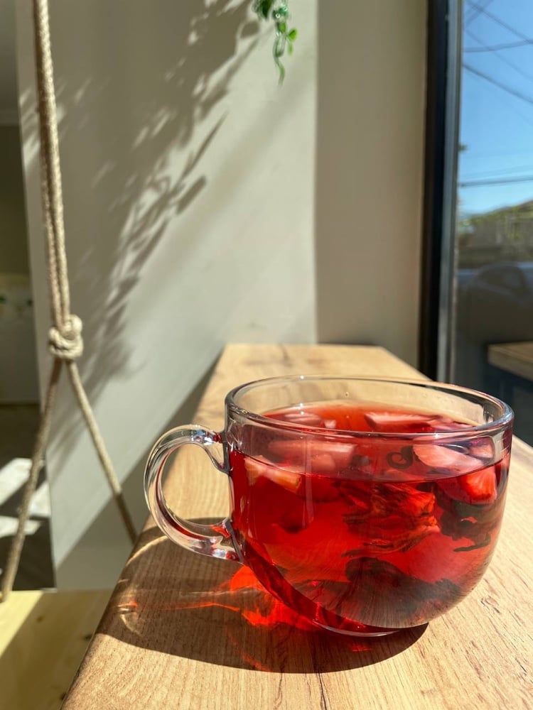 Red Tea with Fruits Glass