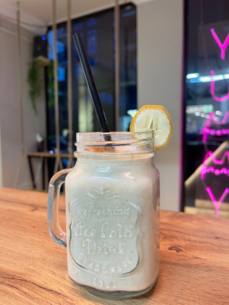 Banana Oatmeal Smoothie